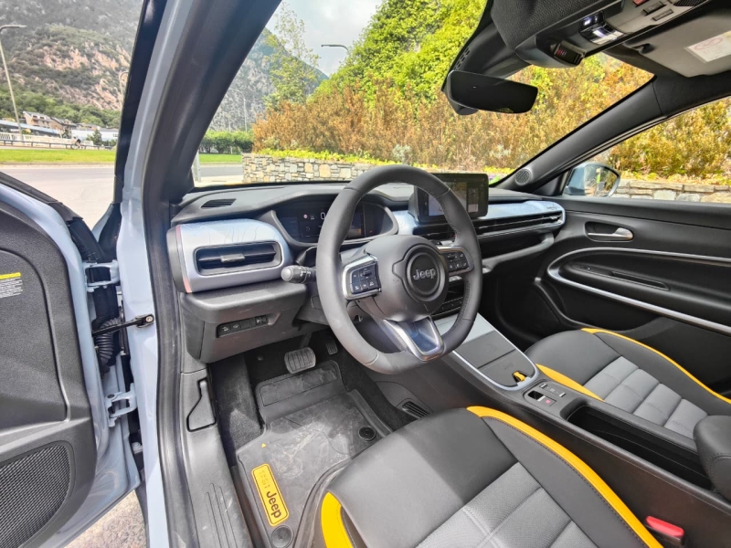 Jeep Avenger 4XE 