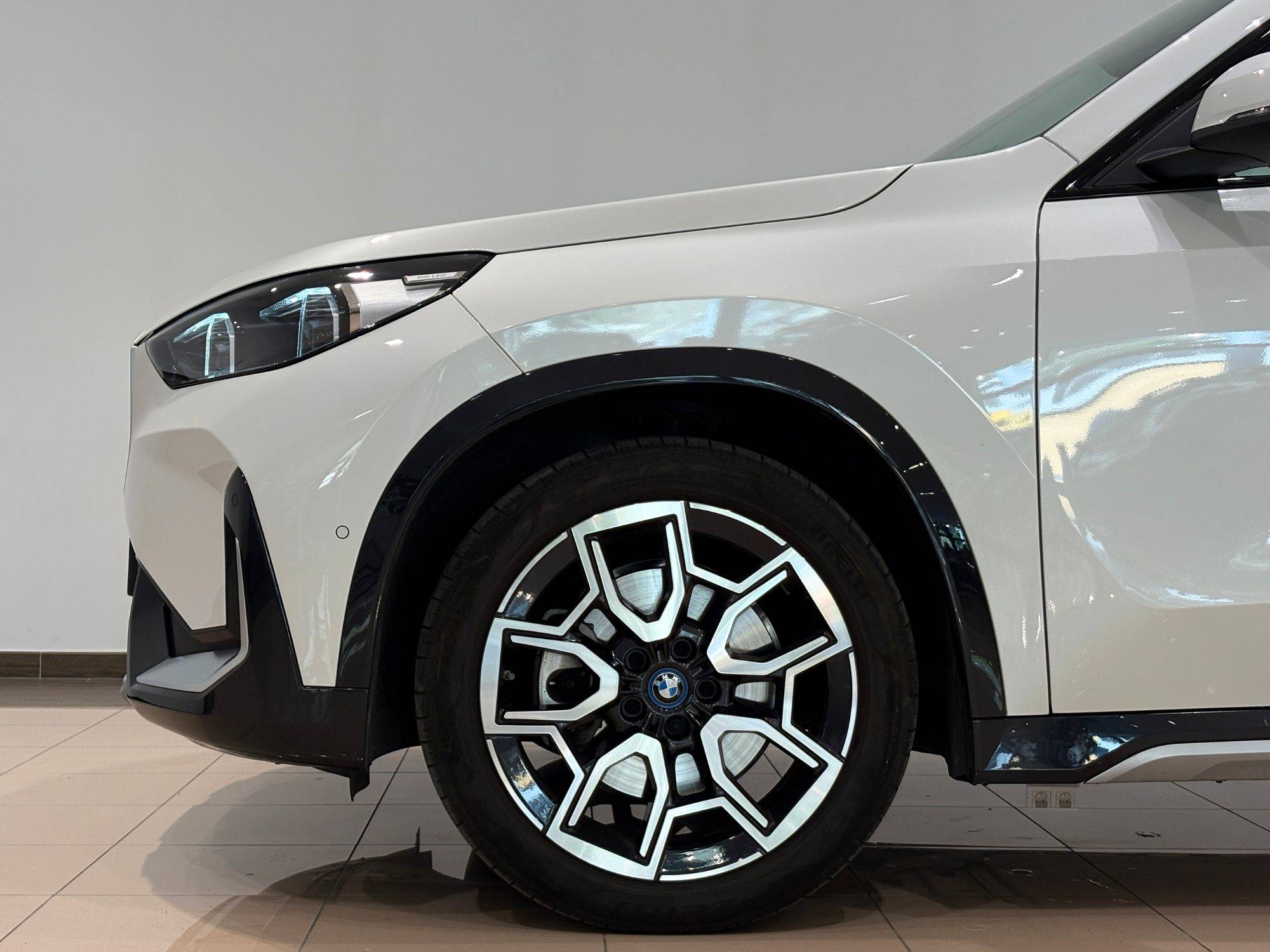 BMW iX1 xDrive30