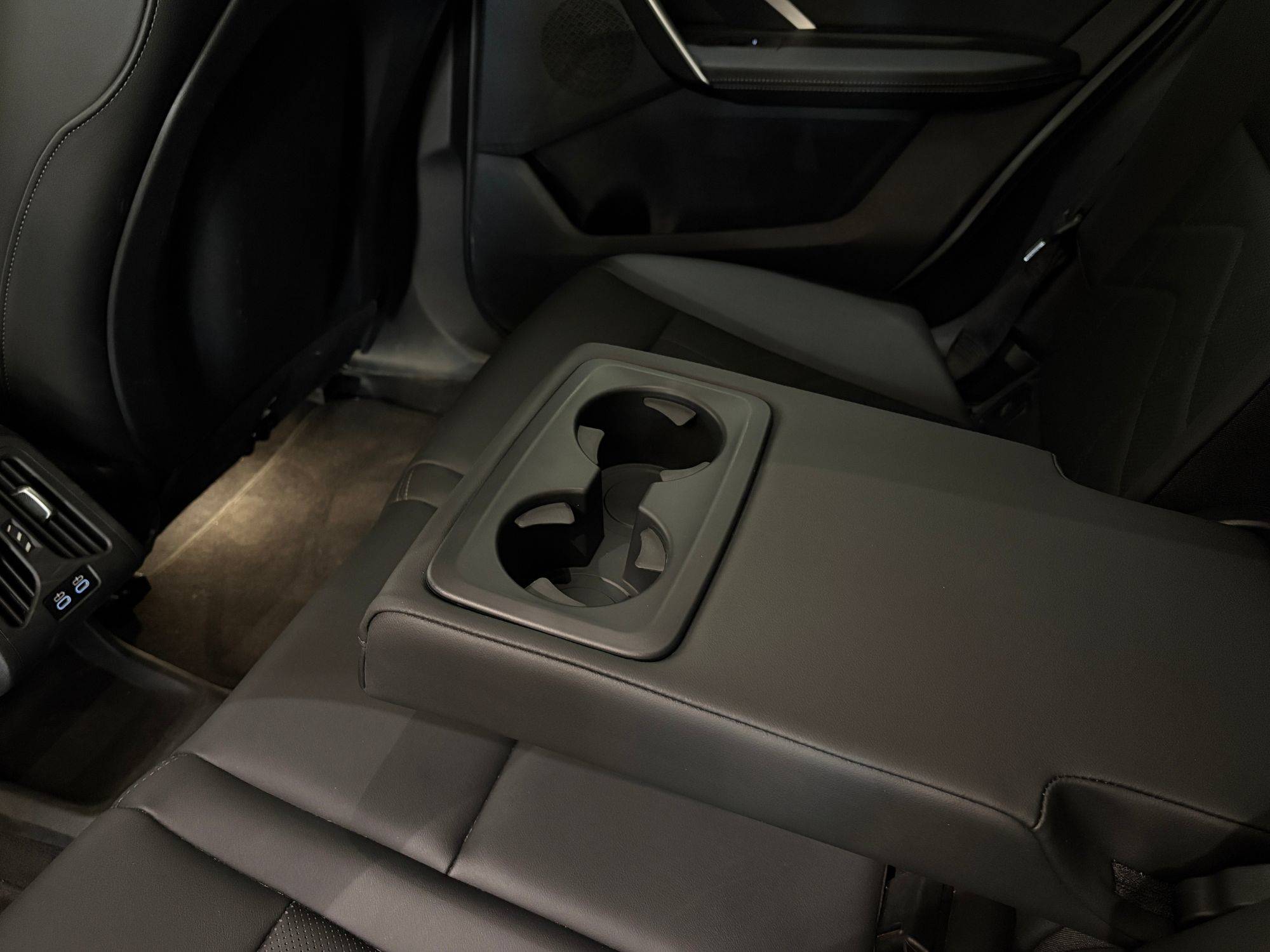 BMW iX1 xDrive30