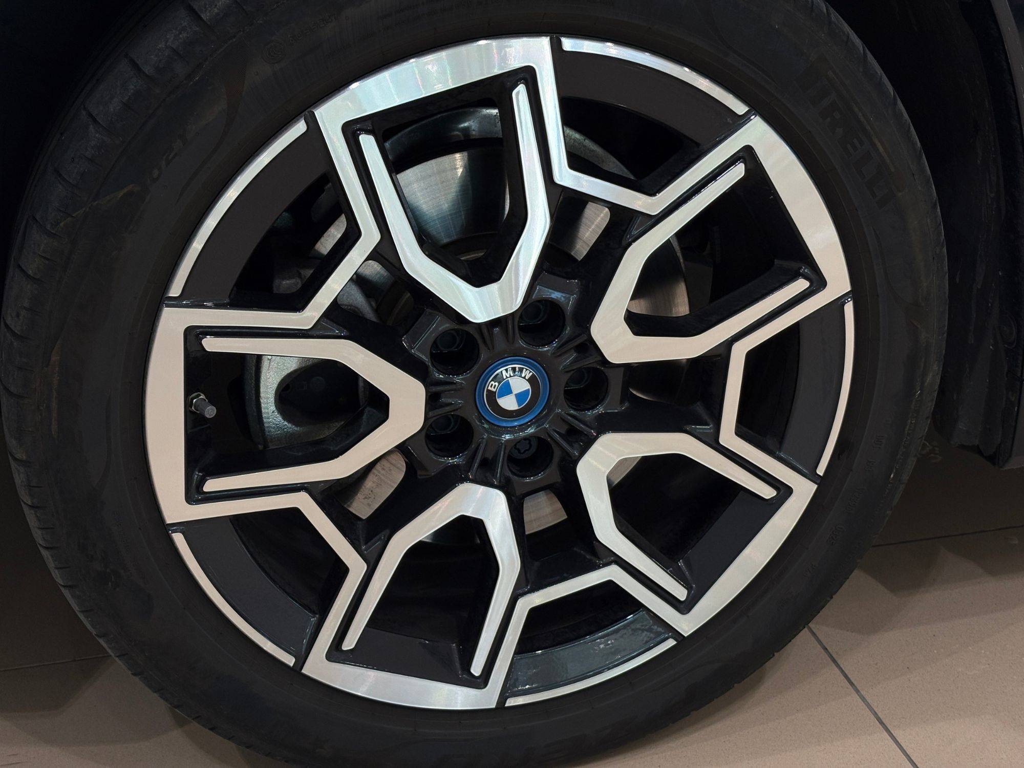 BMW iX1 xDrive30