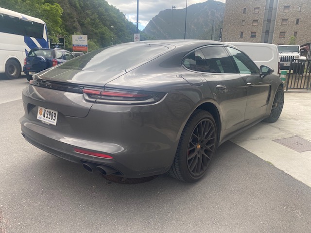 PORSCHE PANAMERA TURBO