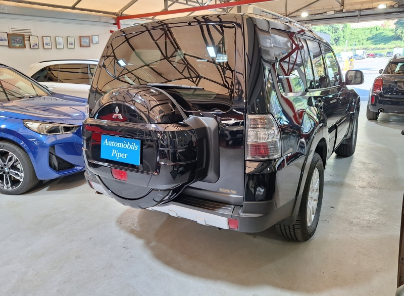 MITSUBISHI MONTERO 3.2 DID KAITEKI AUTO. 7 SEATS 170 HP