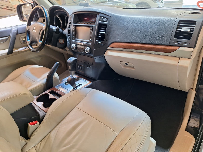 MITSUBISHI MONTERO 3.2 DID KAITEKI AUTO. 7 SEATS 170 HP