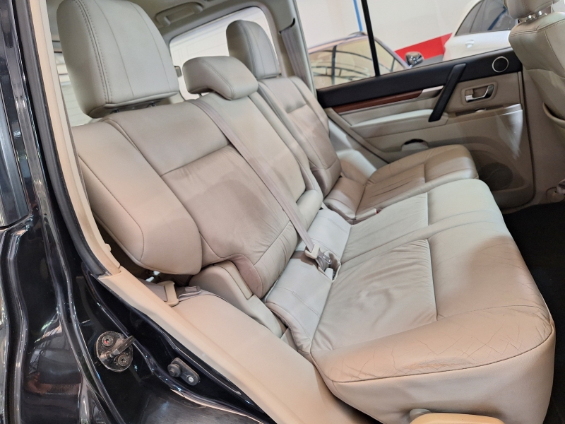 MITSUBISHI MONTERO 3.2 DID KAITEKI AUTO. 7 SEATS 170 HP