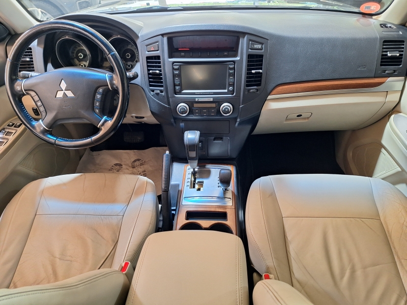 MITSUBISHI MONTERO 3.2 DID KAITEKI AUTO. 7 SEATS 170 HP