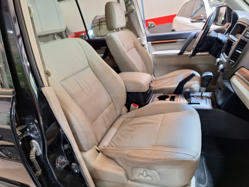 MITSUBISHI MONTERO 3.2 DID KAITEKI AUTO. 7 SEATS 170 HP
