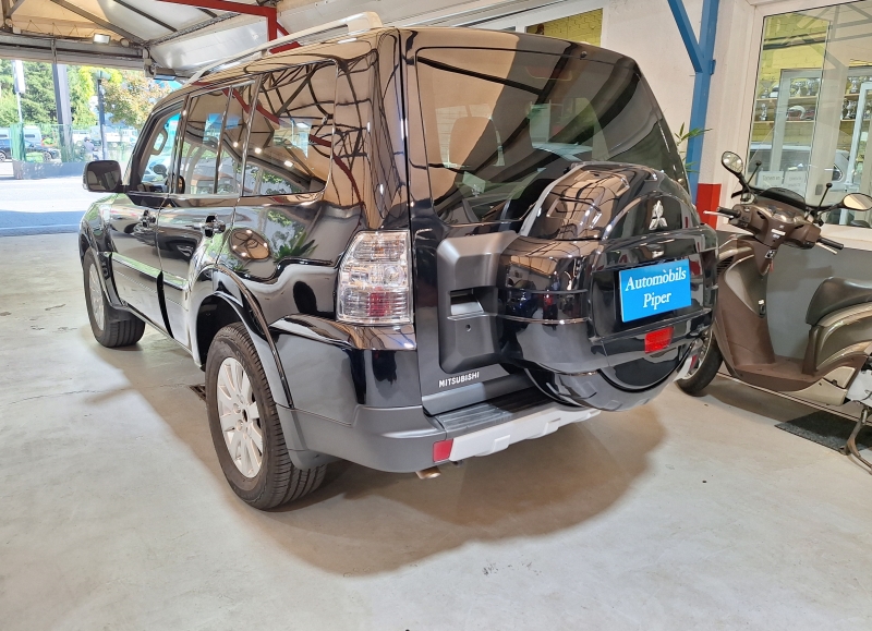 MITSUBISHI MONTERO 3.2 DID KAITEKI AUTO. 7 SEATS 170 HP