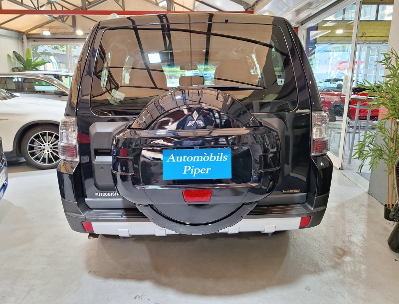 MITSUBISHI MONTERO 3.2 DID KAITEKI AUTO. 7 SEATS 170 HP