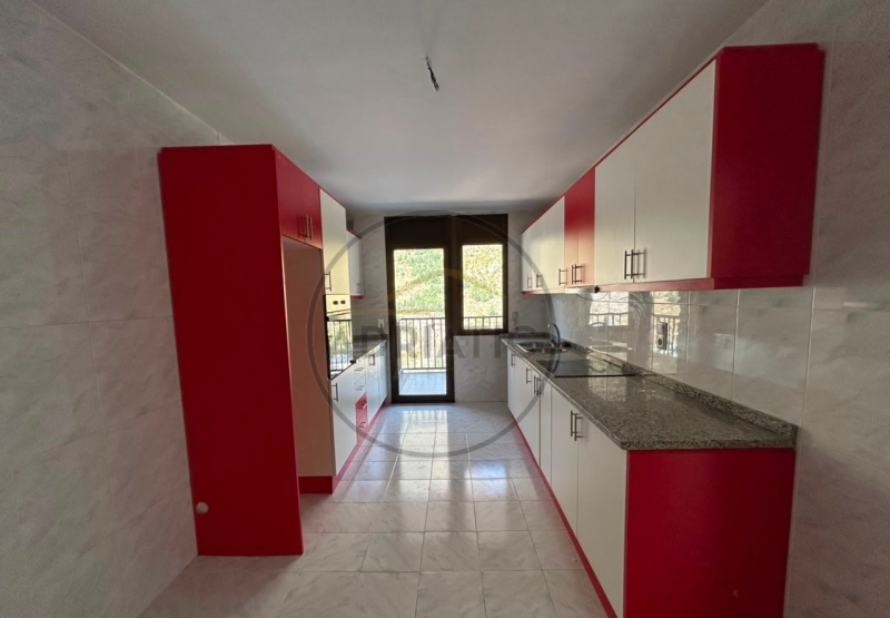 Amplitude, light and spectacular views in Sant Julià de Lòria