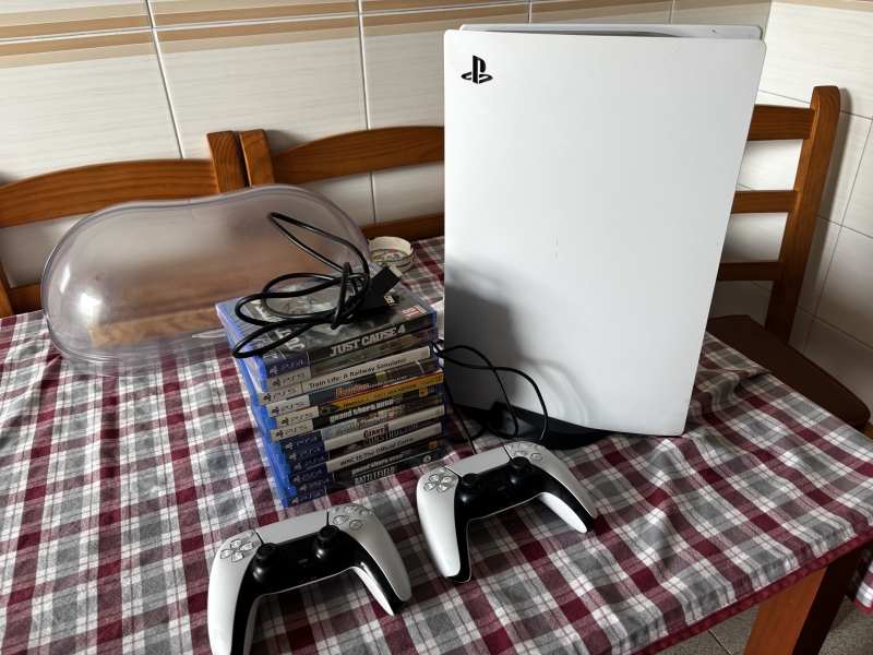 PLAY STATION 5 FEW US