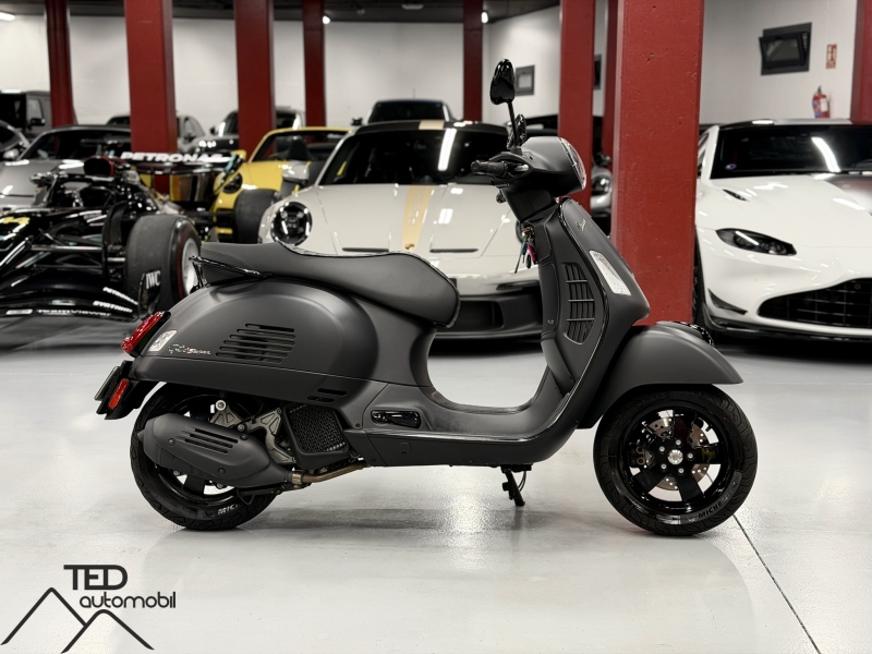 Vespa 125 Night